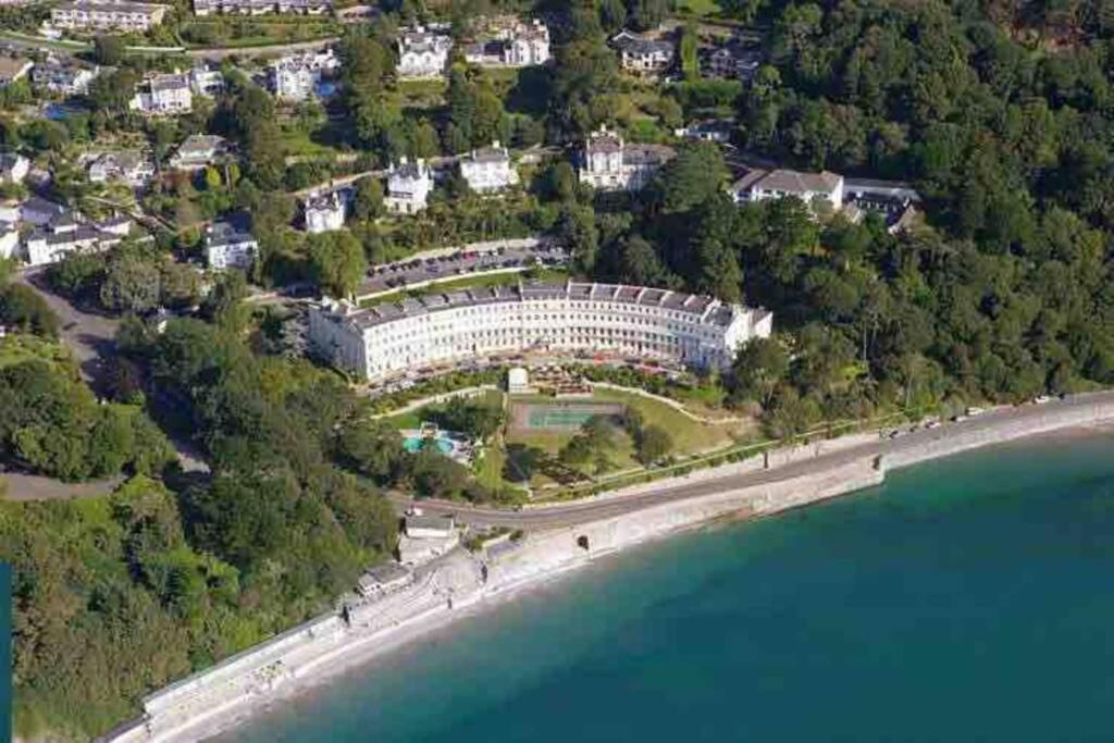 **Sunny And Bright, Thatchers Rock One Bed Beach Front Apartment*** Torquay Exterior photo