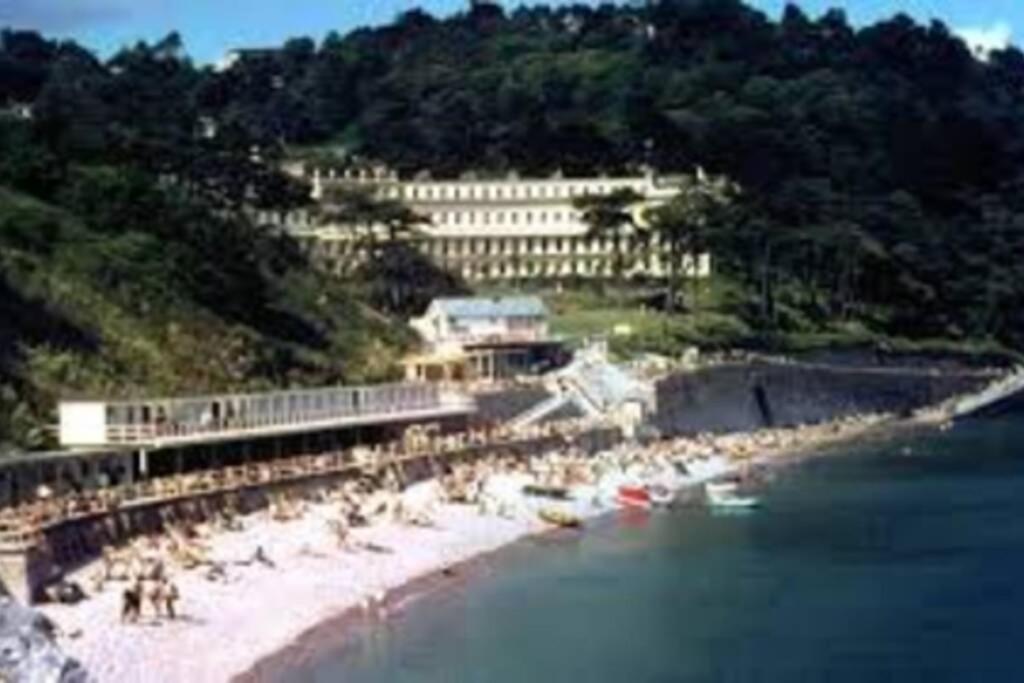 **Sunny And Bright, Thatchers Rock One Bed Beach Front Apartment*** Torquay Exterior photo