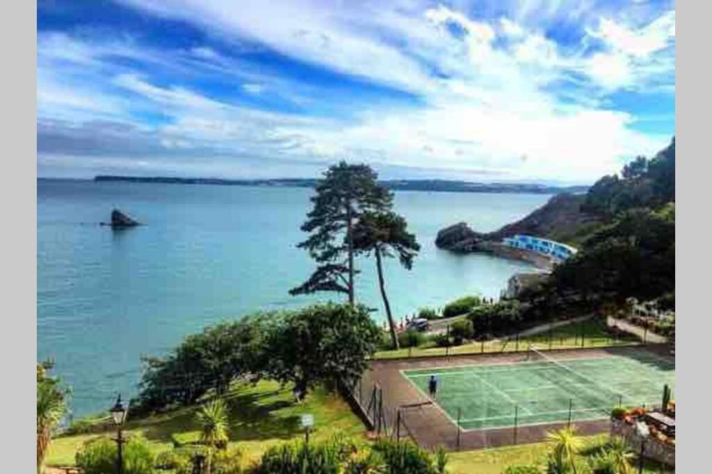 **Sunny And Bright, Thatchers Rock One Bed Beach Front Apartment*** Torquay Exterior photo