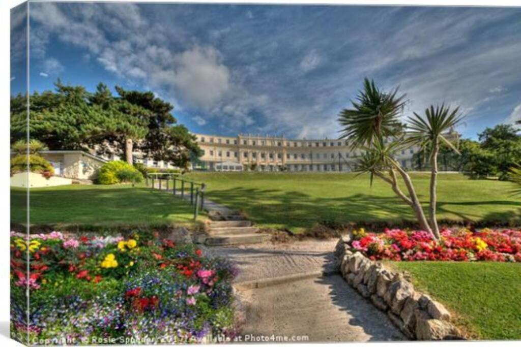**Sunny And Bright, Thatchers Rock One Bed Beach Front Apartment*** Torquay Exterior photo