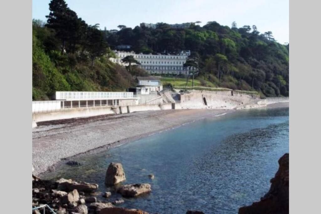 **Sunny And Bright, Thatchers Rock One Bed Beach Front Apartment*** Torquay Exterior photo